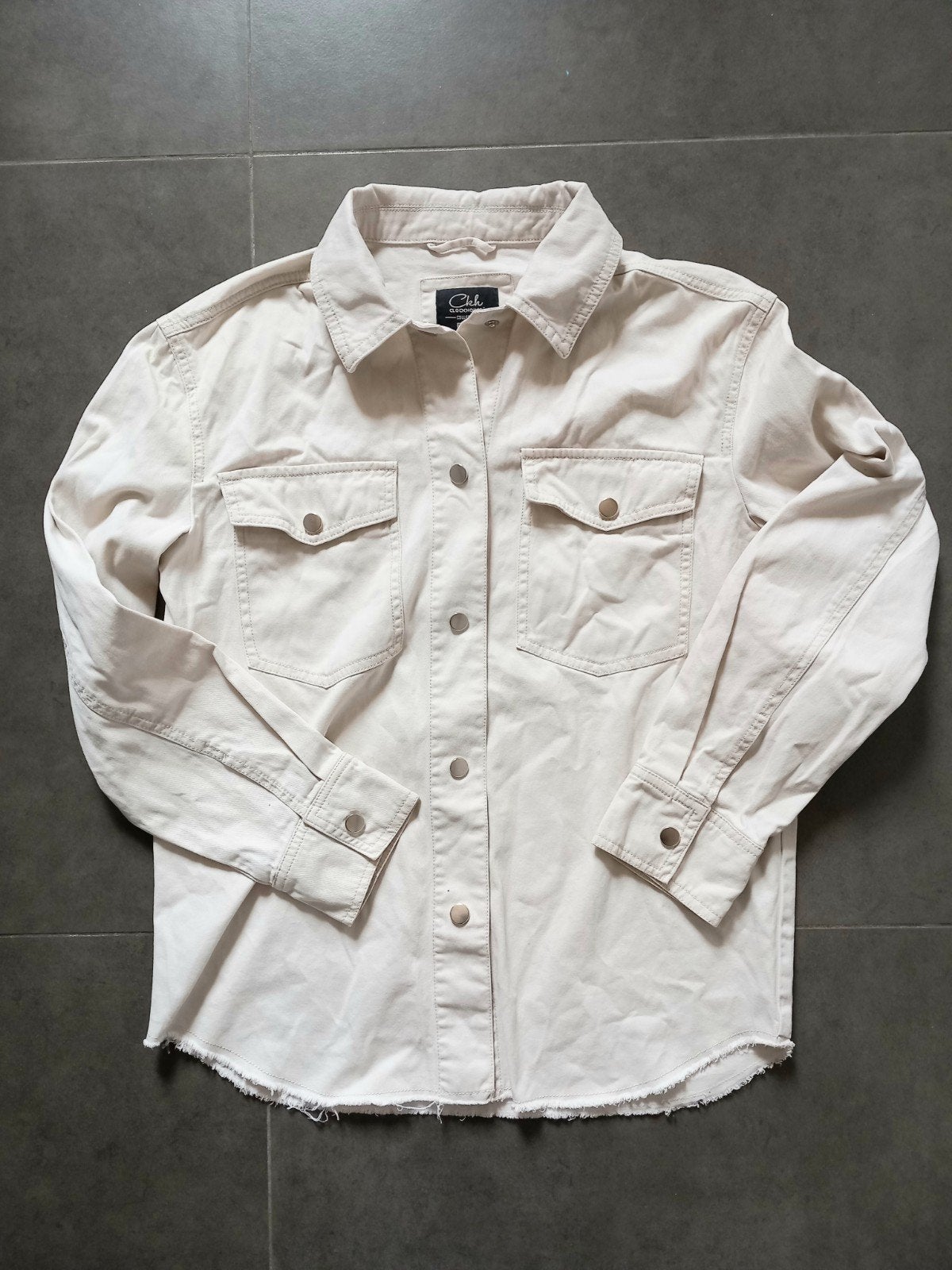 Stevig jeanshemd / jasje - 🎀 - wit - maat medium -> 2€, Ophalen, Wit