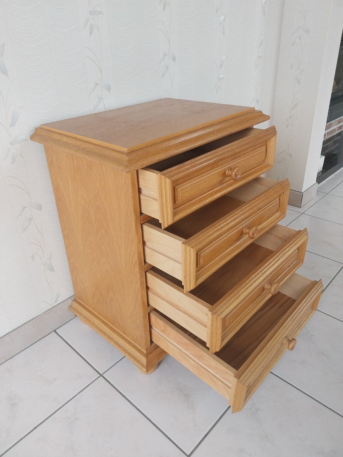 Nachtkastje, Ophalen, Zo goed als nieuw, Hout