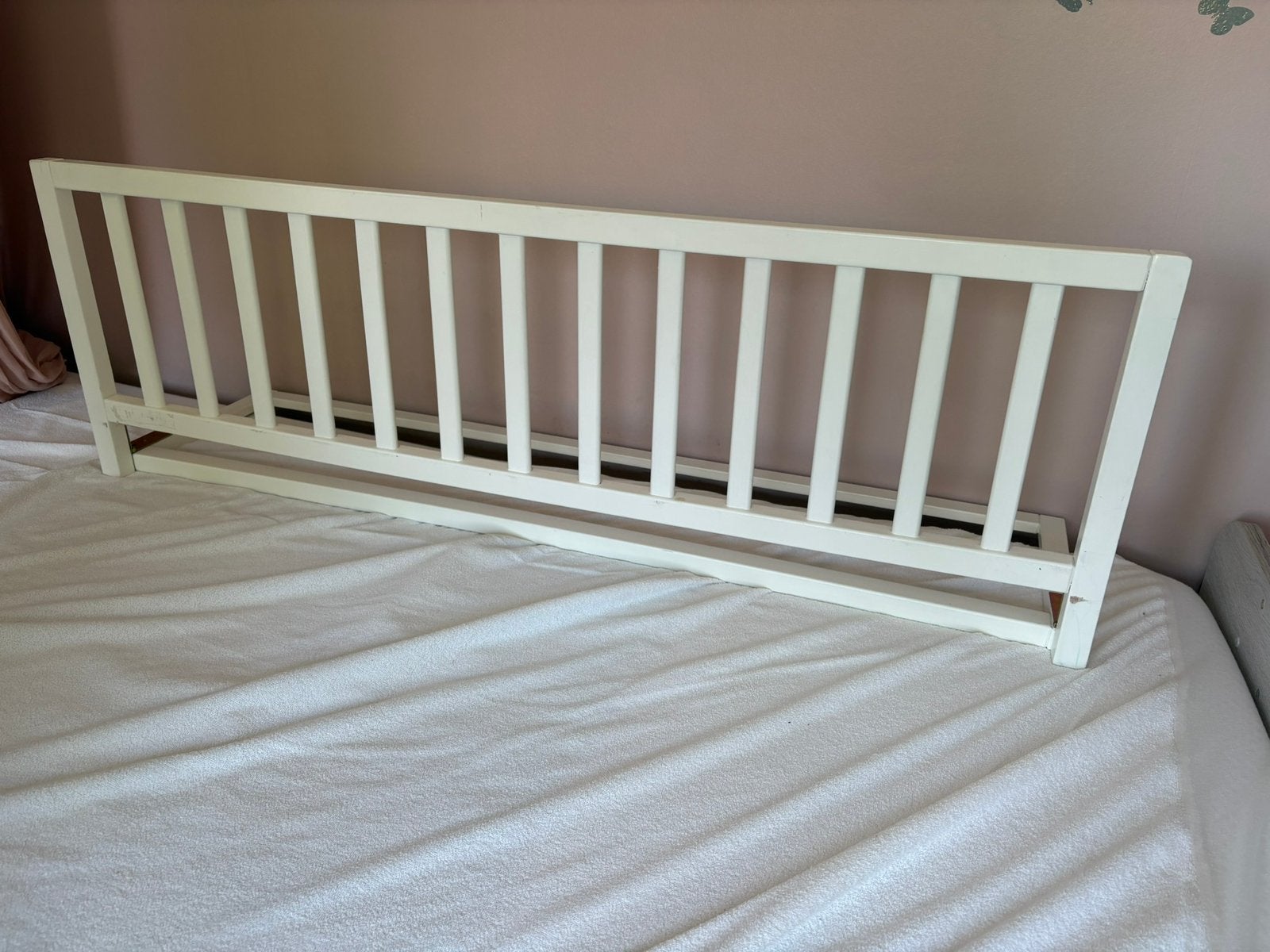 Bedafsluiting in hout met platte spijlen wit, Kinderen en Baby's, Ophalen, Zo goed als nieuw