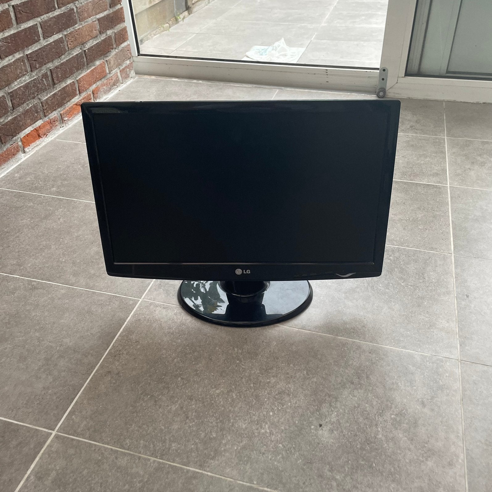 LG Flatron W2243S-PF 21.5" Full HD LCD Monitor ️, Informatique & Logiciels, Moniteurs, Enlèvement, Comme neuf, HD, HDMI