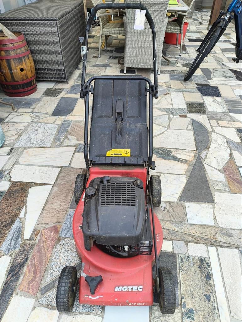 Tondeuse motec non tractable en parfait état de marche., Tondeuses à gazon à essence, Enlèvement, Utilisé, Motec
