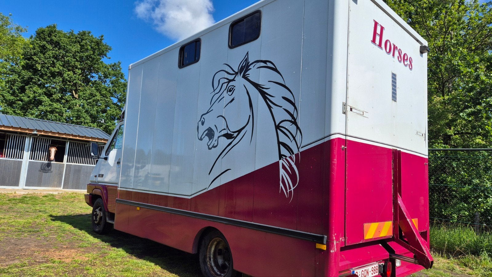 Paarden vrachtwagen 3 paards C rijbewijs, Ophalen
