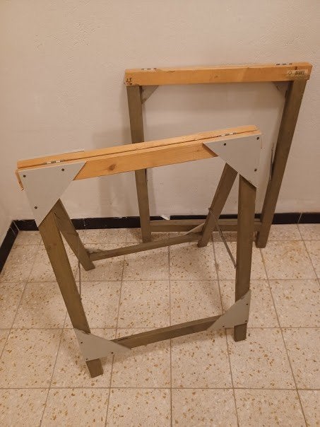 Schragen en massief grenen tafelblad, Ophalen, Hout, 200 cm, Zo goed als nieuw