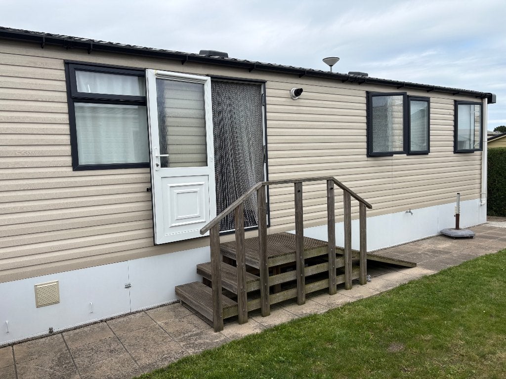 Swift burgundy 35 3 bed camping Duinezwin, Caravans en Kamperen, Meer dan 6