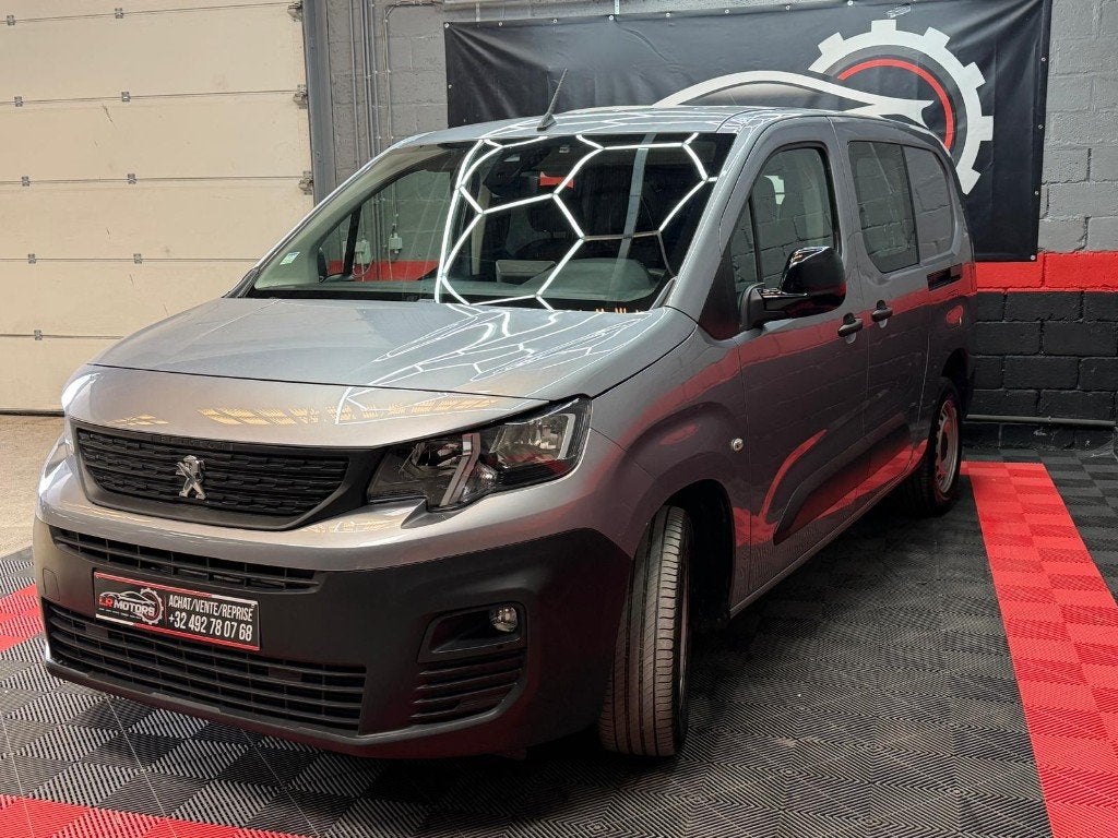 **Peugeot Partner // 5 places // utilitaire // Garantie **, Achat, Euro 6, Entreprise, Garantie prolongée