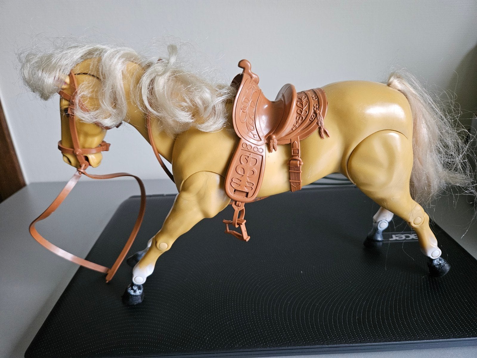 Speelgoed paard met plooibaar hoofd en benen, Ophalen of Verzenden, Paard
