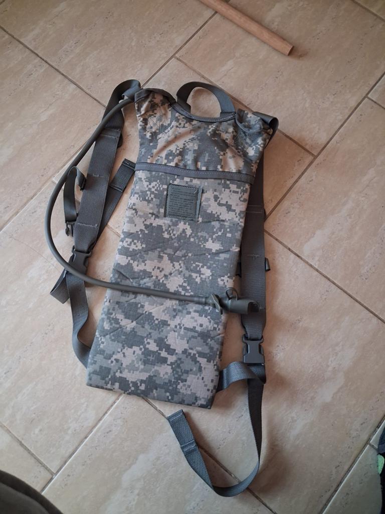 Airsoft hydration acu camo nieuw, Sport en Fitness, Schietsport-accessoires, Ophalen