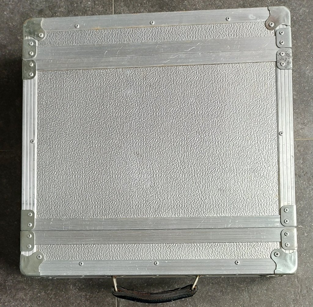 Flight case silver 19pouces/2U, Enlèvement ou Envoi, Utilisé, Autres instruments, Flight case