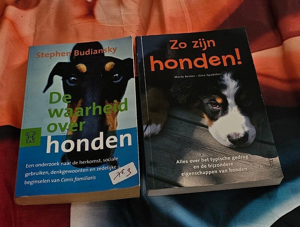 2 kleine honden boeken, Boeken, Ophalen, Gelezen
