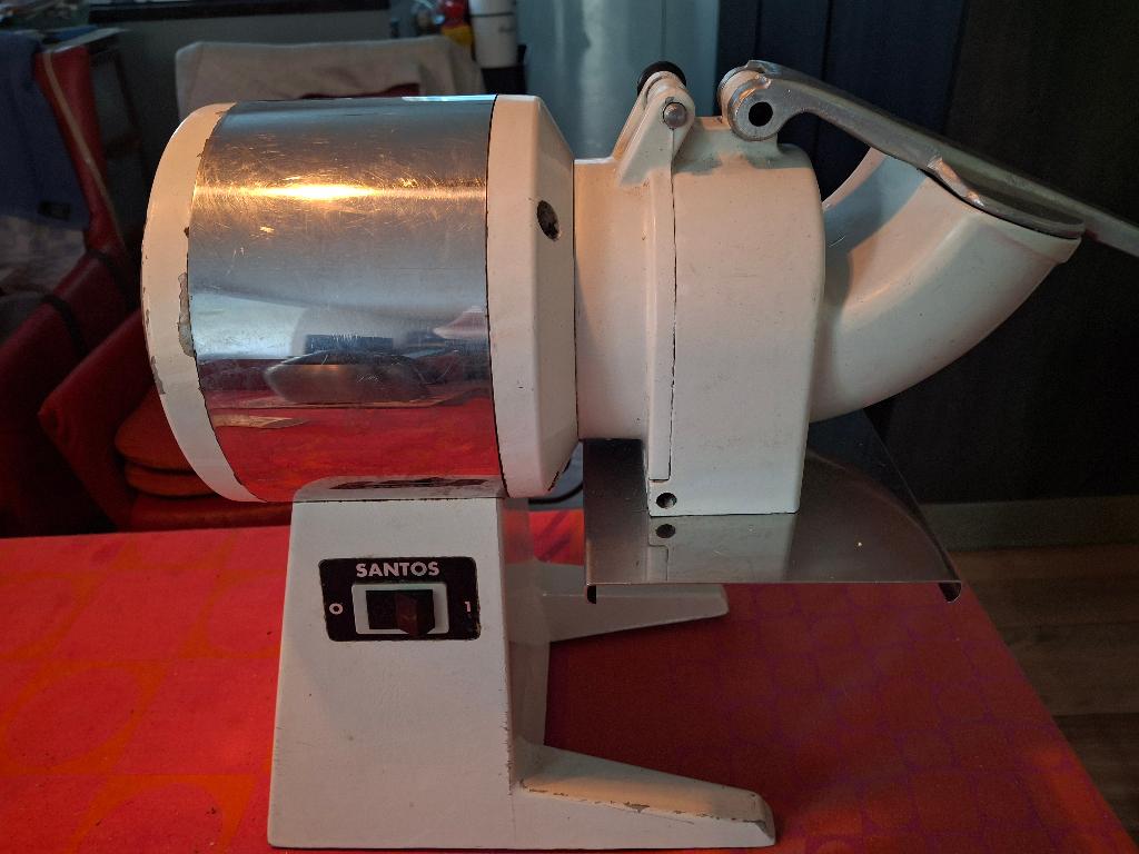 Santos Kaasrasp 220V, Ophalen, Gebruikt