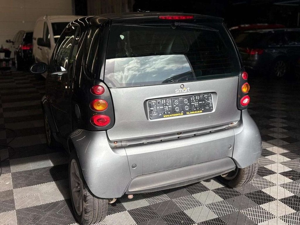 Smart forTwo Coupé 0.7 Turbo AUTOMATIQUE bj. 2004 137000km, Auto's, Gebruikt, 990 kg, Bedrijf, Berline