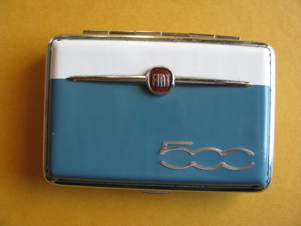 étui a cigarettes officiel Fiat 500, Collections, Articles de fumeurs, Briquets & Boîtes d'allumettes, Envoi