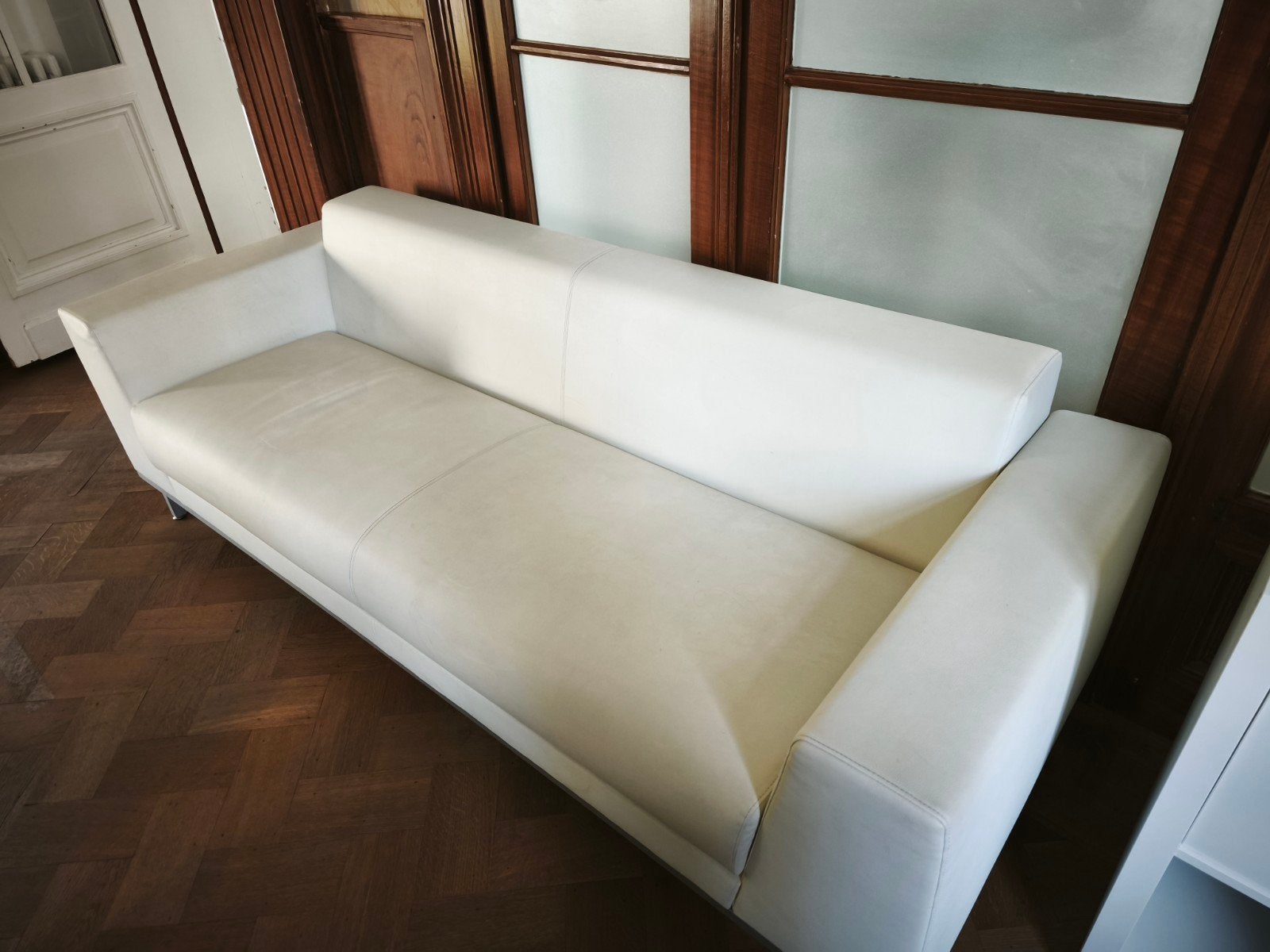 Zeldzame Witte IKEA Klippan Bank (Kunstleer), Huis en Inrichting, Zetels | Zetels en Chaises Longues, Ophalen