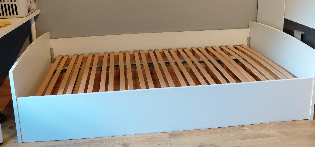 Lit une personne blanc avec sommier à lattes, Maison & Meubles, 90 cm, Une personne, Enlèvement, Utilisé