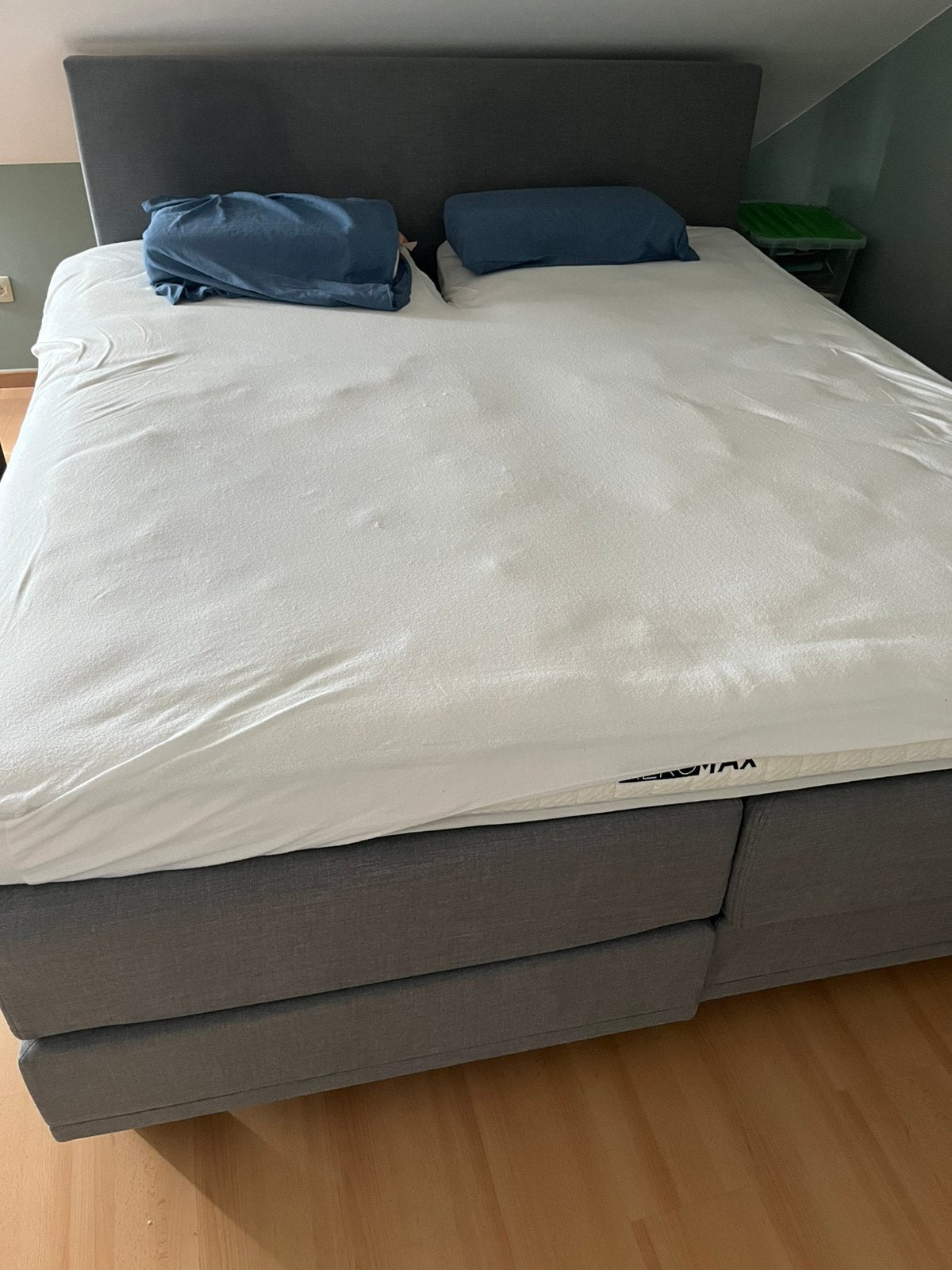 Swiss Sense Boxspring (Elektrisch), Huis en Inrichting, Ophalen, Zo goed als nieuw