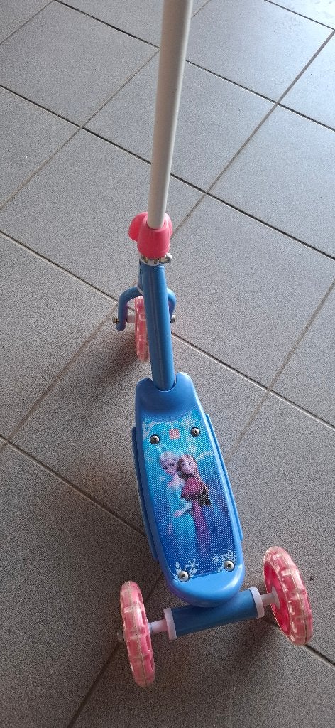 Kinderstep, Fietsen en Brommers, Ophalen, Zo goed als nieuw, Gewone step