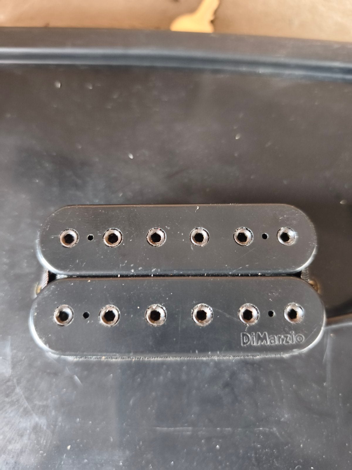 Seymour Duncan -Dimarzio pickups, Enlèvement