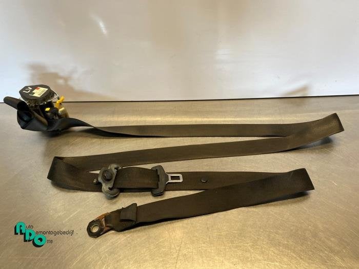 Ceinture de sécurité avant gauche d'un Mitsubishi Colt (Co, -, 3 mois de garantie, Utilisé, Mitsubishi