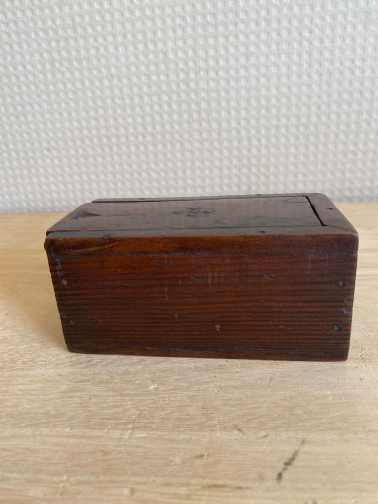 Antiek houten doosje met schuifdeksel, Antiek en Kunst, Antiek | Woonaccessoires, Ophalen of Verzenden