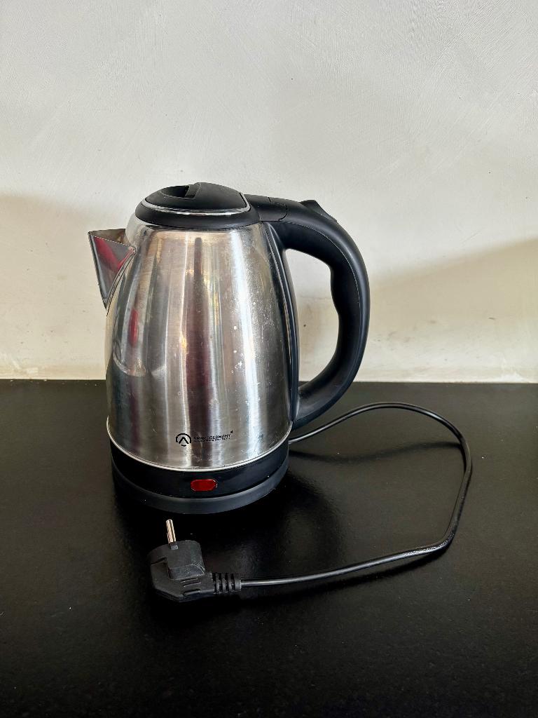 waterkoker, Elektronische apparatuur, Waterkokers, 1 tot 2 liter, Ophalen of Verzenden, Zo goed als nieuw, Inox
