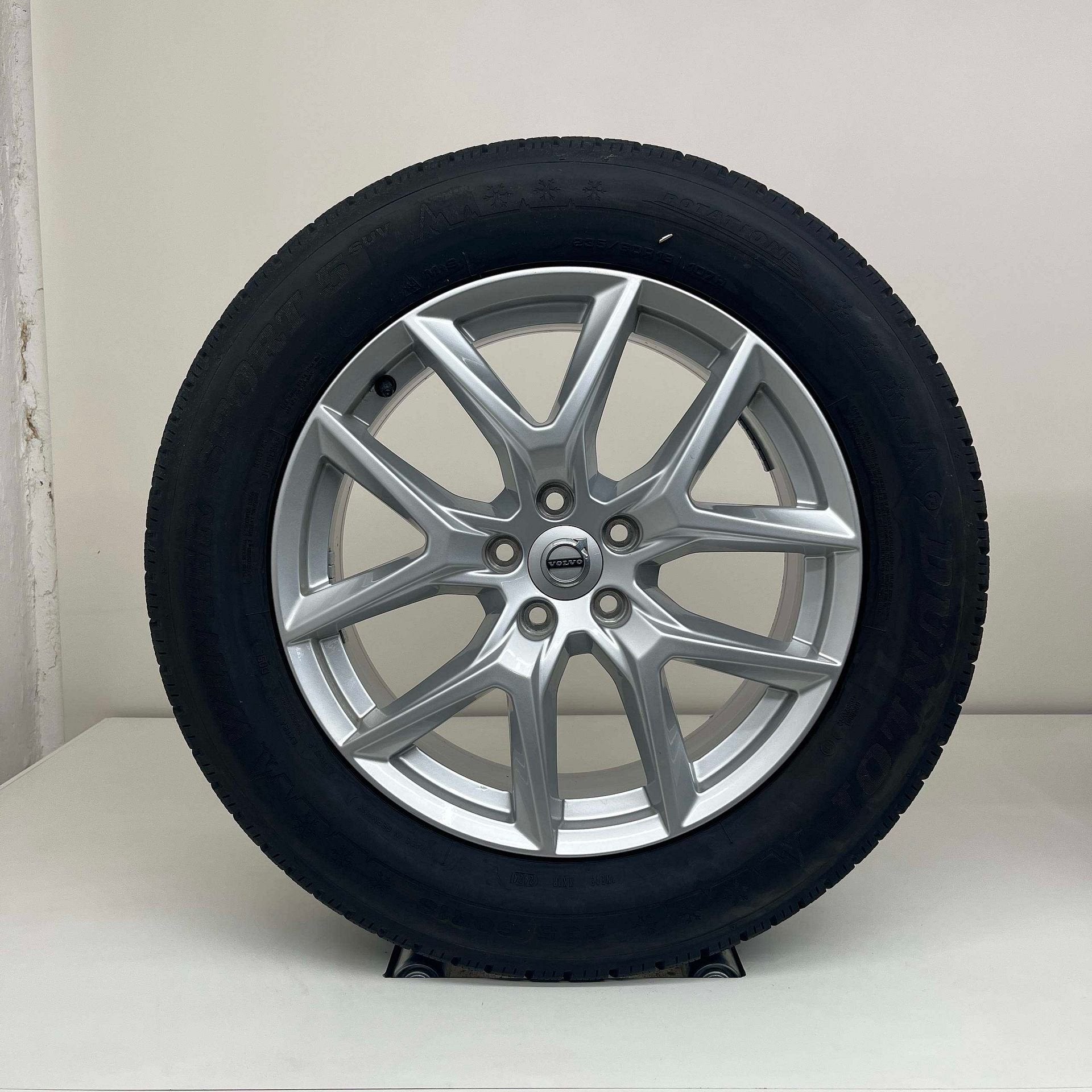 Volvo XC60 - 18 inch - winterbanden, Autos : Pièces & Accessoires, Pneus et Jantes, Pneus hiver, Enlèvement ou Envoi, Véhicule de tourisme