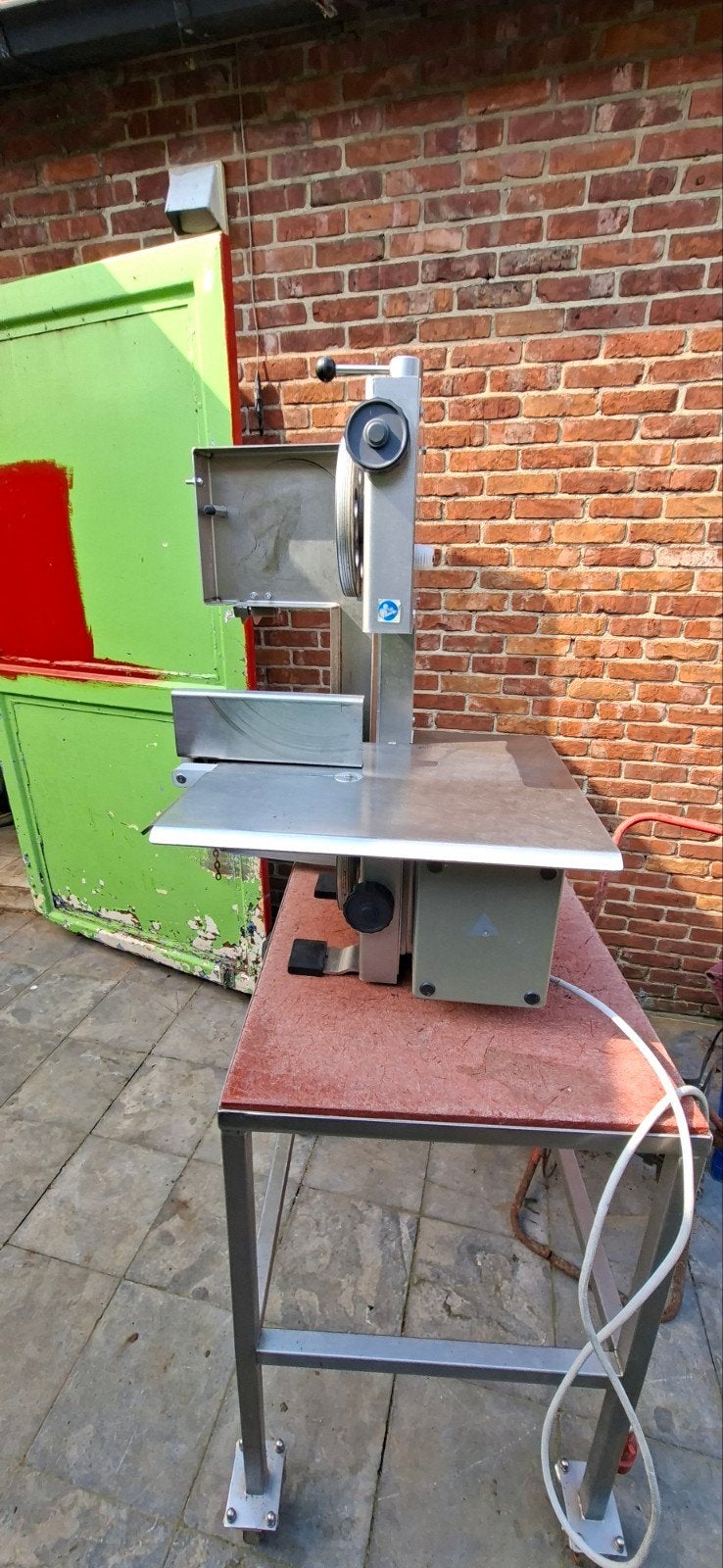 Lintzaag beenhouwerij, Ophalen