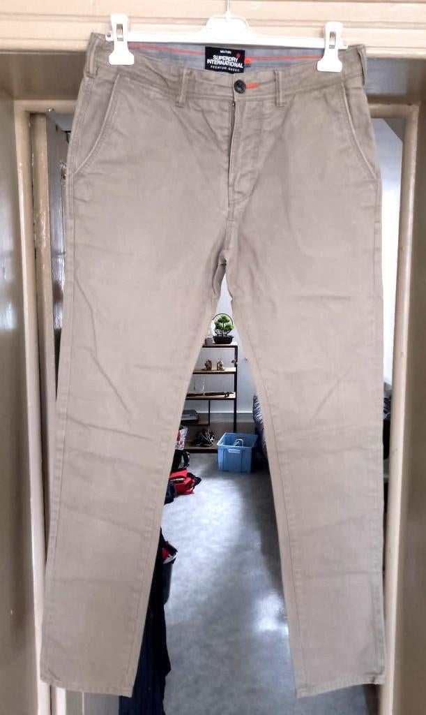 pantalon homme superdry 30w32L, Kleding | Heren, Broeken en Pantalons, Ophalen, Beige, Overige maten, Gedragen