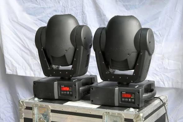 Martin MAC 250/250+ pour 2 dans un flightcase Martin, Enlèvement, Utilisé, Lumières