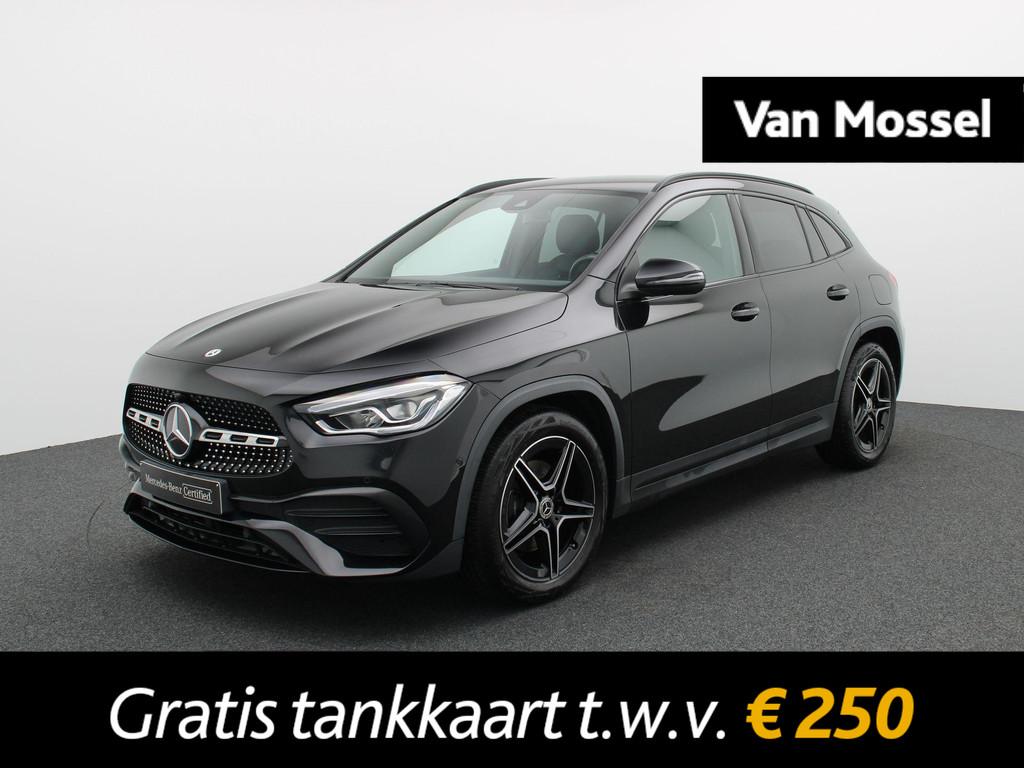 Mercedes-Benz GLA 180 AMG Line + NIGHTPAKKET + SENSOREN + CA, Auto's, Stof, Gebruikt, 4 cilinders, 136 pk
