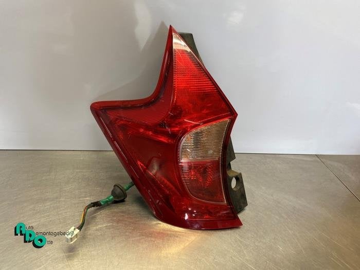 Feu arrière gauche d'un Nissan Note (Note 13-), -, 3 mois de garantie, Utilisé, -