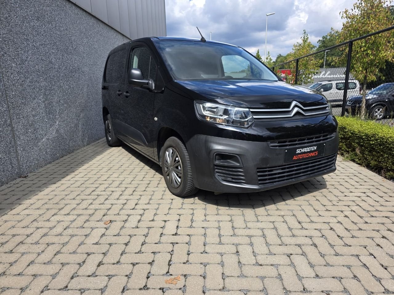 Citroën Berlingo BERLINGO F (bj 2020), 144 g/km, 75 kW, Stof, Gebruikt