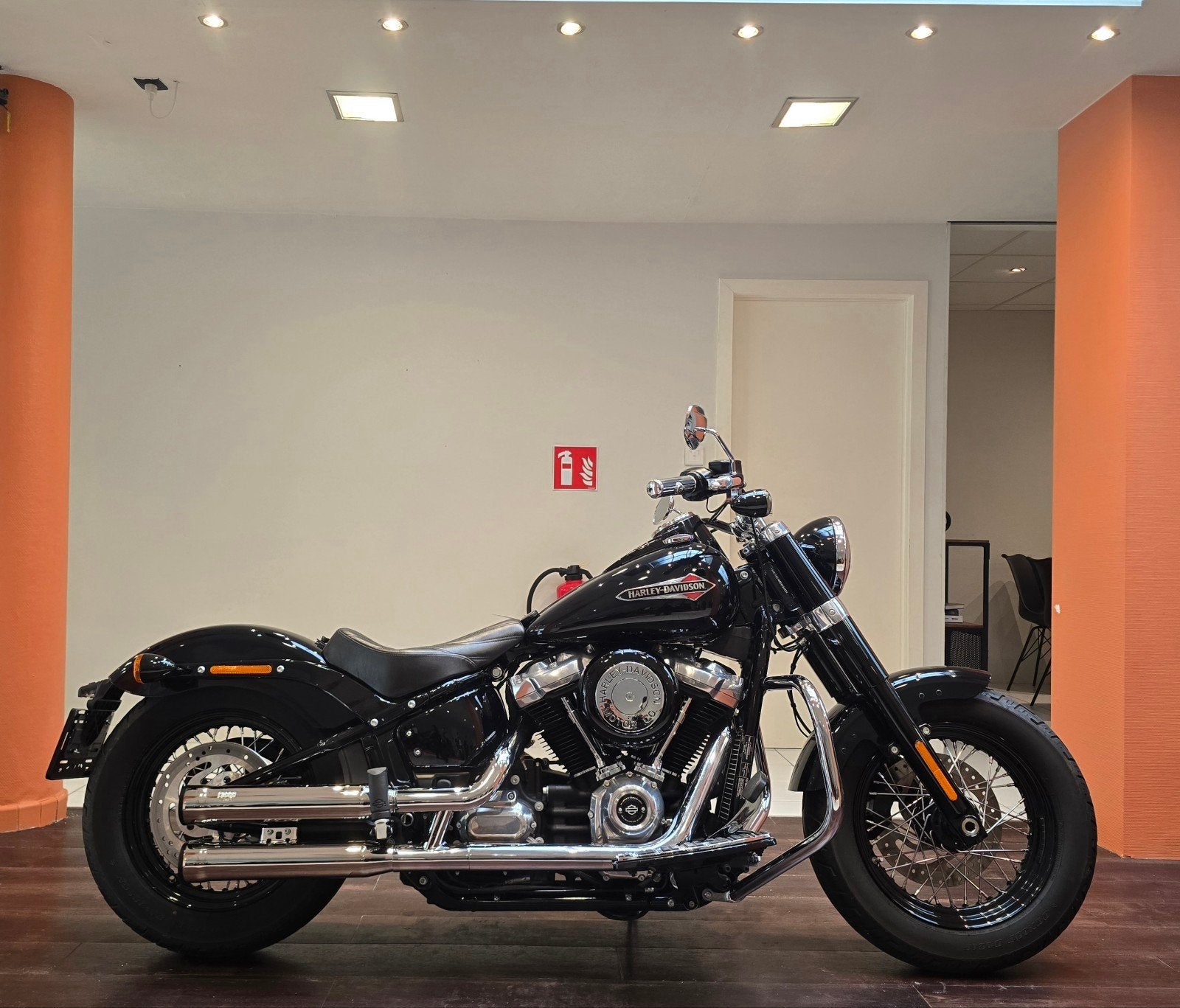 Harley-Davidson Softail Slim**2021**29.936km**Garantie, Bedrijf, ABS