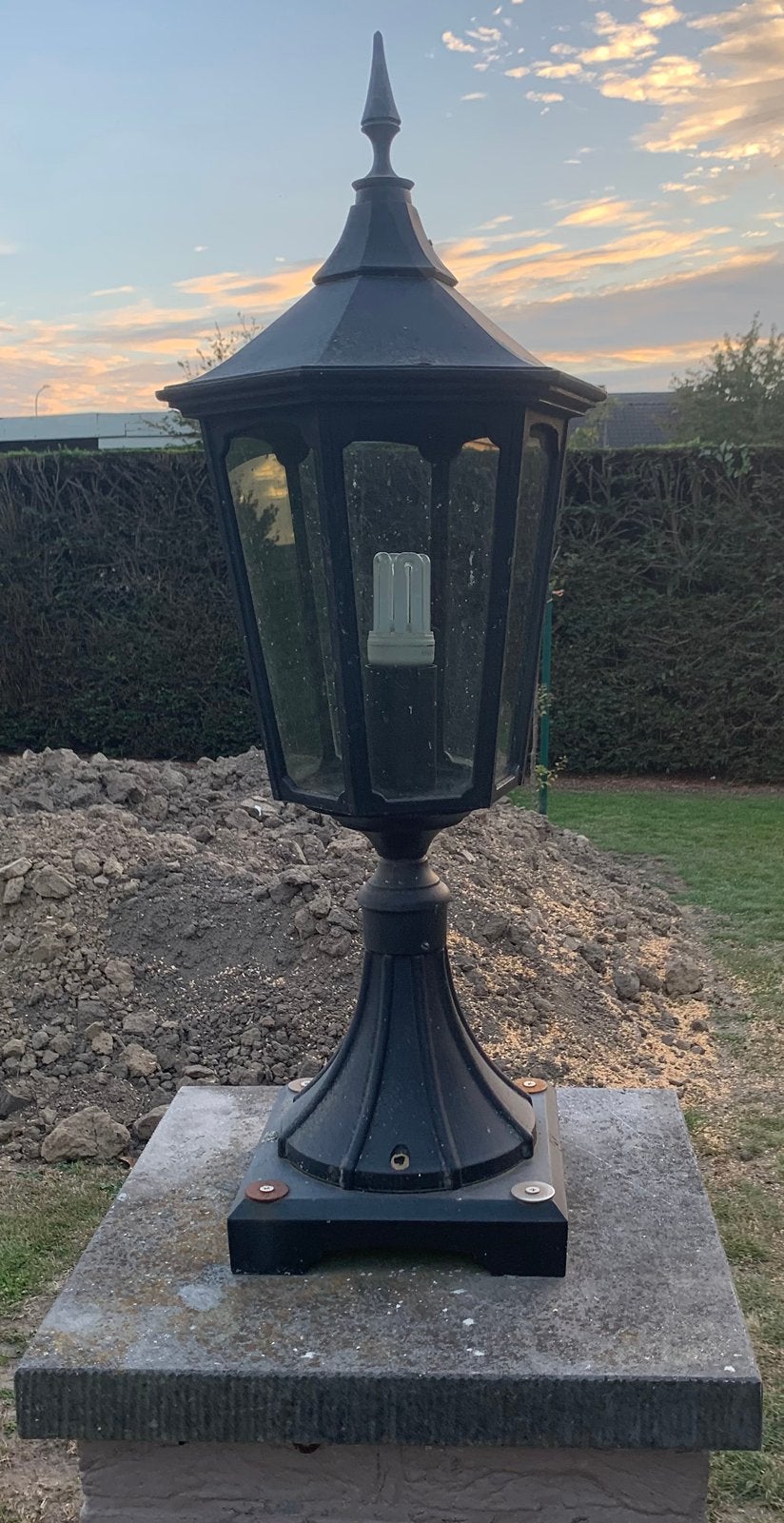 Lantaarn op arduinsteen, Tuin en Terras, Ophalen, Overige materialen, Gebruikt, Staande lamp