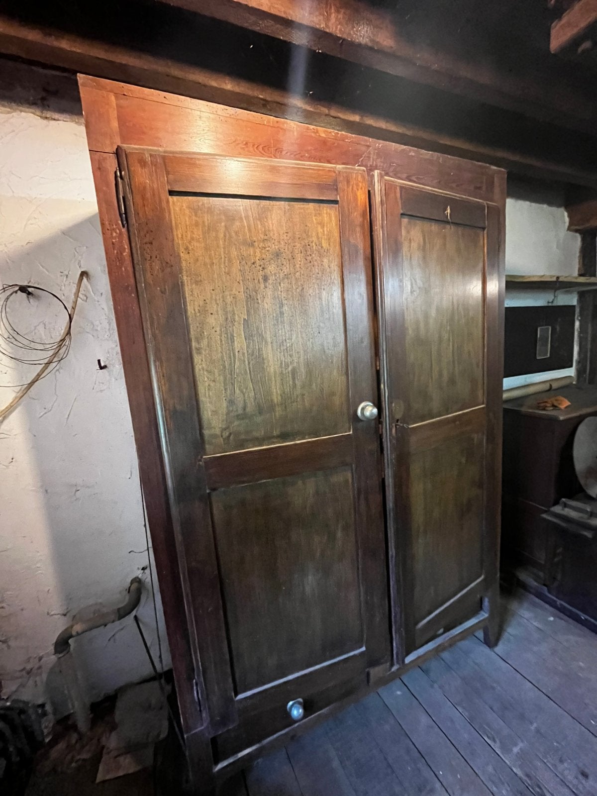 Garderobe om weg te geven, Ophalen, 100 tot 150 cm, 200 cm of meer, Overige houtsoorten