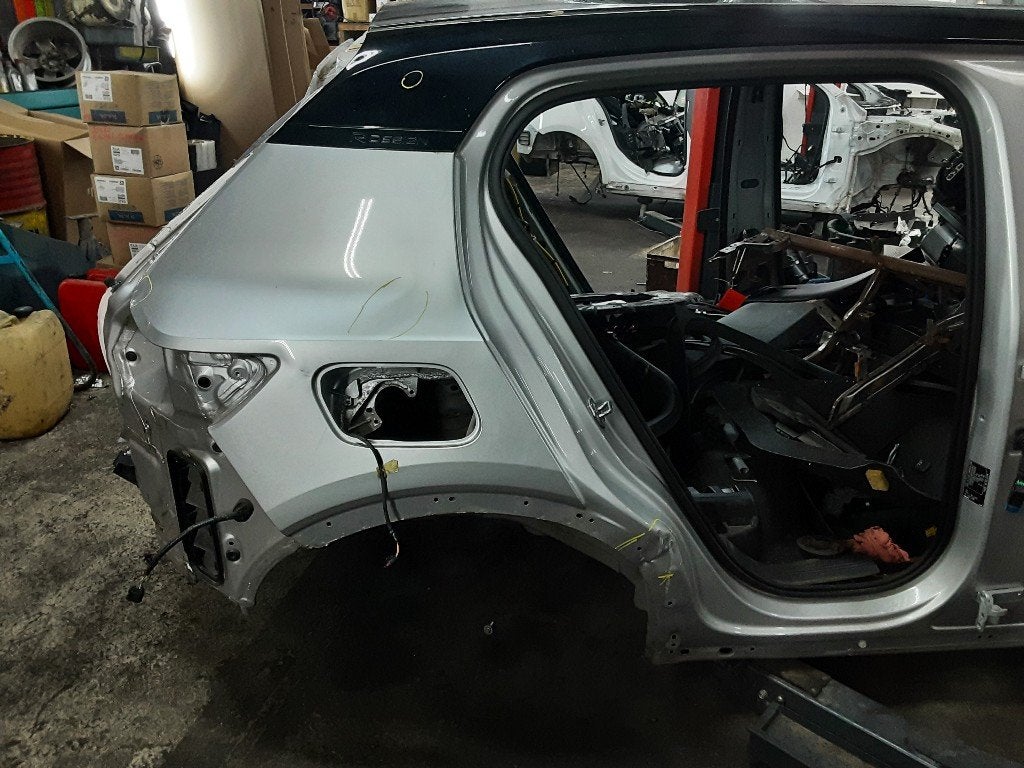SPATBORD RECHTS ACHTER Volvo XC40 (XZ) (01-2017/12-2022), Auto-onderdelen, Gebruikt, Mevr. I. Hauben, Achter, Spatbord