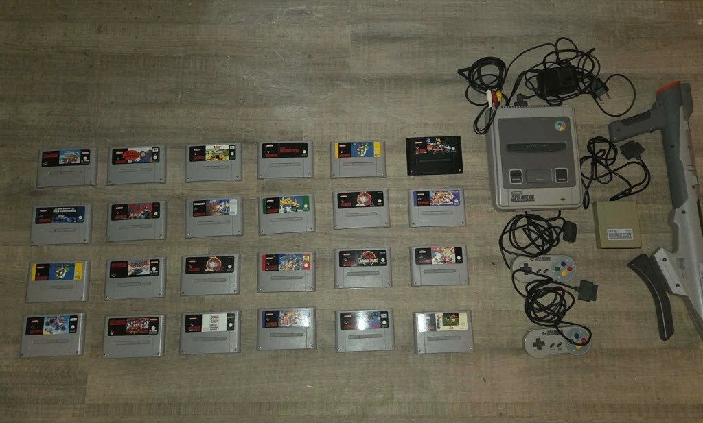 Super Nintendo SNES mint VOOR €300!, Consoles de jeu & Jeux vidéo, Comme neuf, Avec 3 manettes ou plus, Enlèvement, Avec jeux