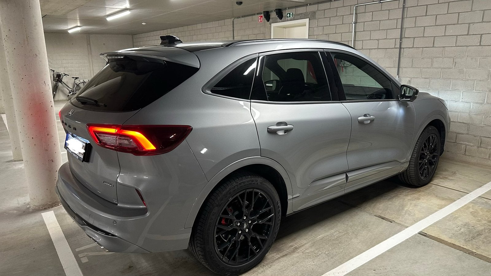 Ford Kuga 2.5PHEV, Auto's, Ford, Euro 6, 4 cilinders, Zwart, Kuga