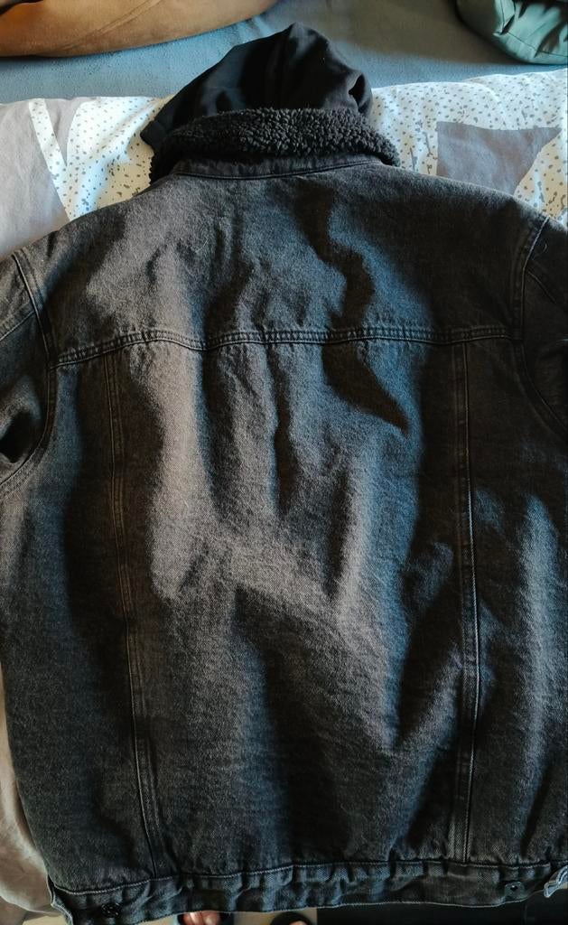 Zwarte jeans jas pull&bear, Neuf, Taille 52/54 (L), Enlèvement, Pull&Bear