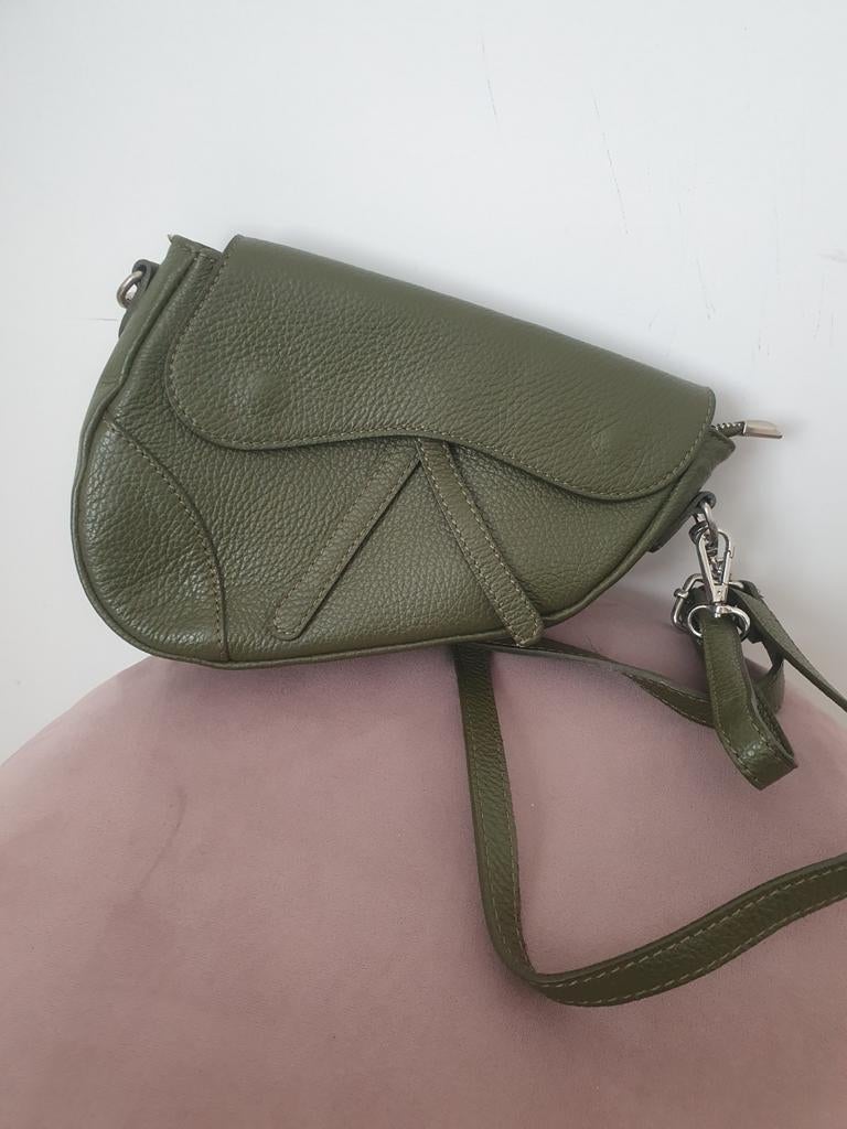 Mini saddeltas leren, Ophalen