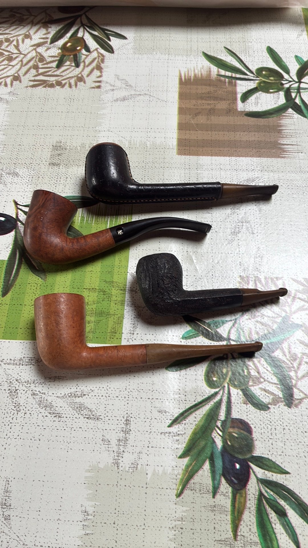 4 pijpen, Verzamelen, Ophalen, Zo goed als nieuw