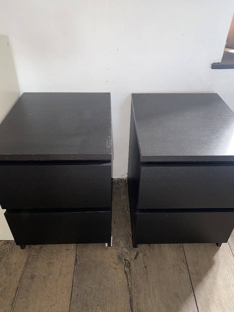 Lot de 2 tables de chevet noires (2 tiroirs), 45 à 65 cm, Enlèvement, Utilisé, 55 à 70 cm