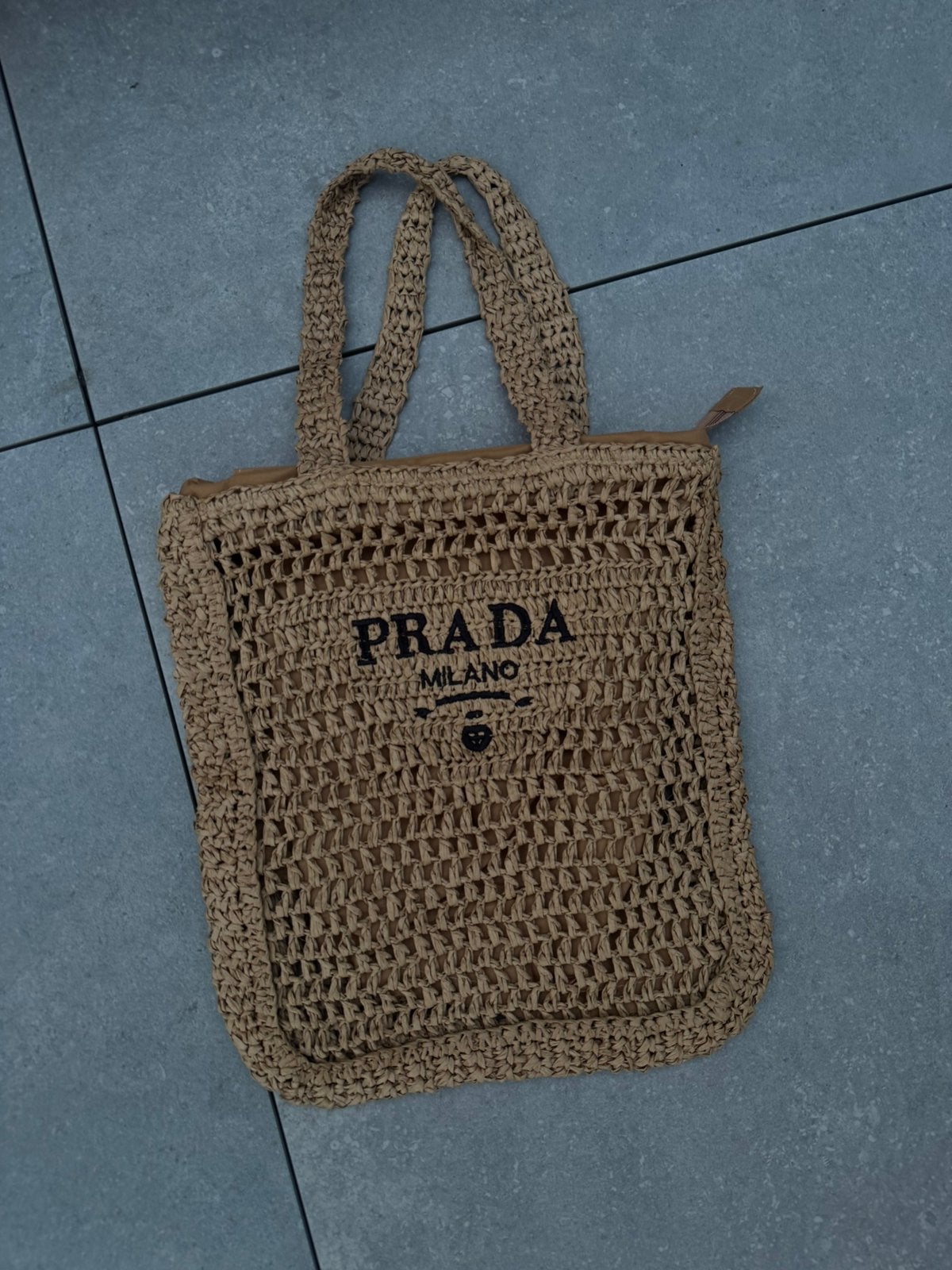 Sac Prada Raffia, Bijoux, Sacs & Beauté, Sacs | Sacs Femme, Enlèvement ou Envoi, Neuf, Beige, Autres types