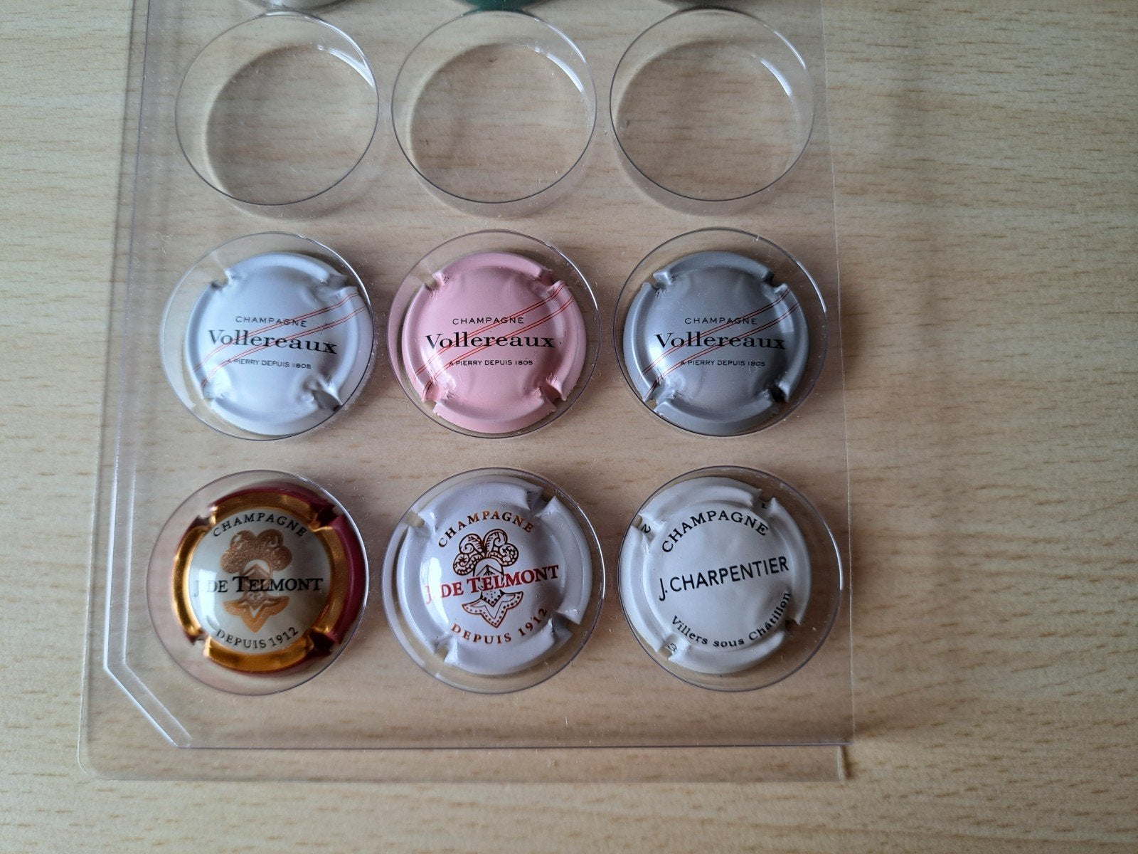 Capsules de champagne, Envoi