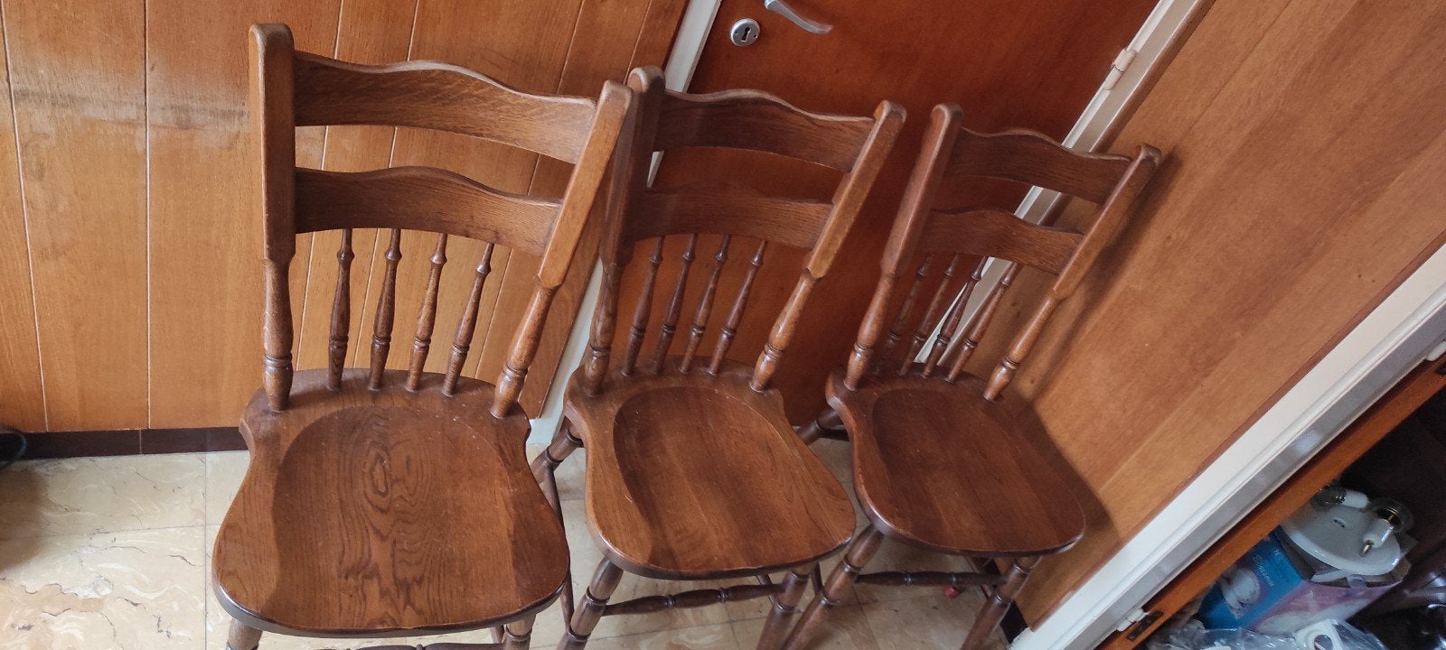 3 chaises de salle à manger Windsor en chêne, avec barres to, Enlèvement