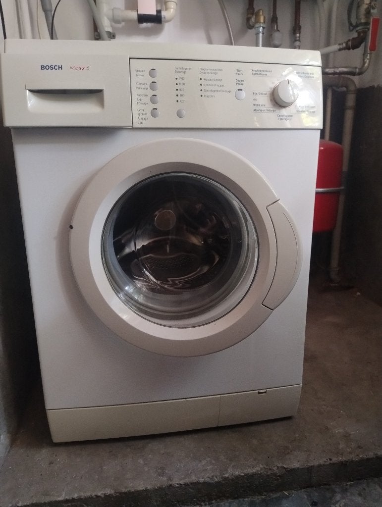 Machine à laver Bosch Maxx 6 bien entretenue, Electroménager, 1200 à 1600 tours, 85 à 90 cm, 4 à 6 kg, Chargeur frontal