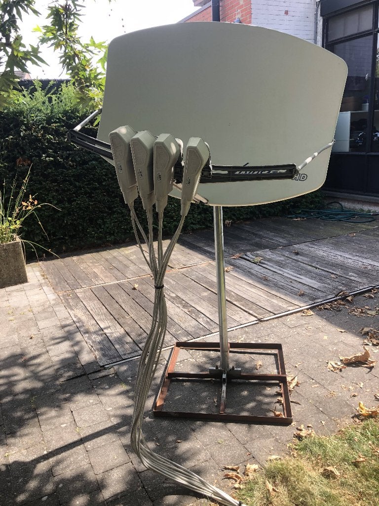 Schotelantenne Visiosat met stevige voet, Enlèvement, Utilisé, Antenne (parabolique), Autres marques