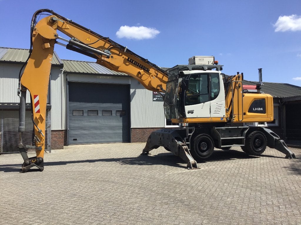 Liebherr LH24 M Litronic, Enlèvement, Excavatrice