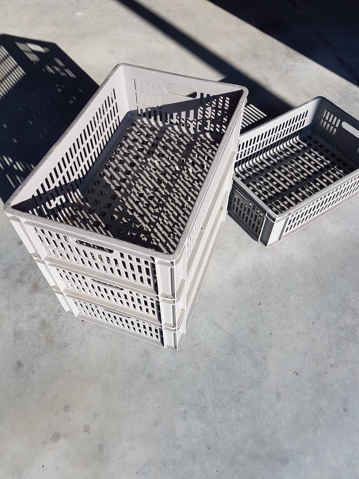 Caisses en plastique empilables robustes 40x60, Enlèvement, Utilisé
