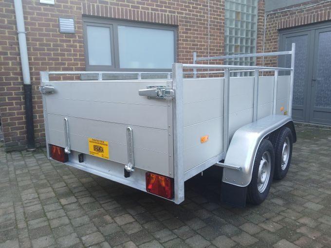 Nieuwe bak aanhangwagens, geremd en ongeremd, Aalst, Ophalen