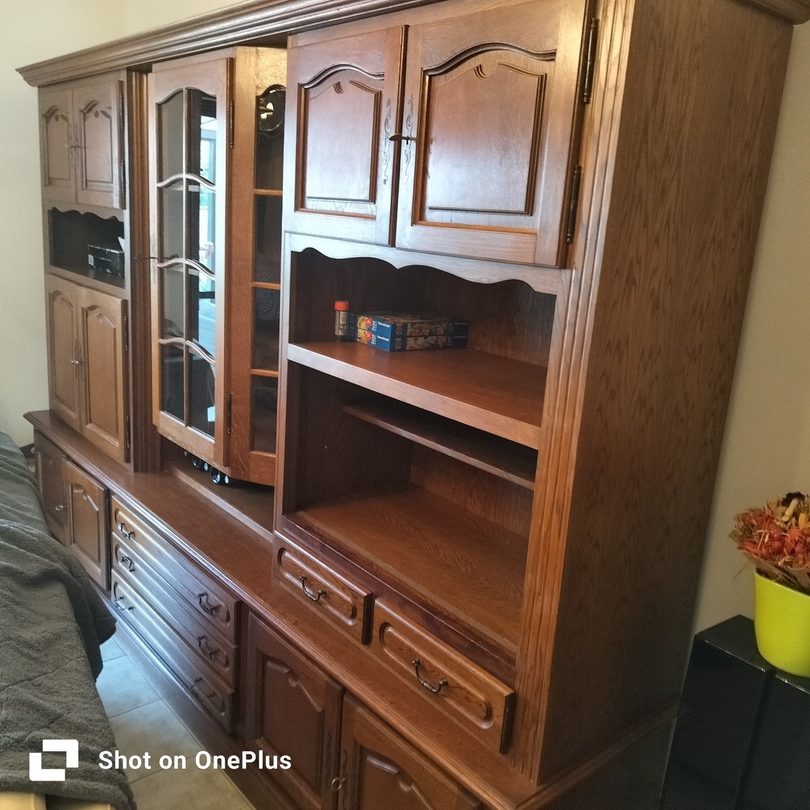 wandkast met vitrine, Ophalen